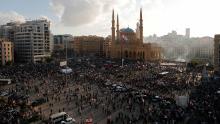 Los manifestantes se reúnen en una protesta en Beirut el sábado.